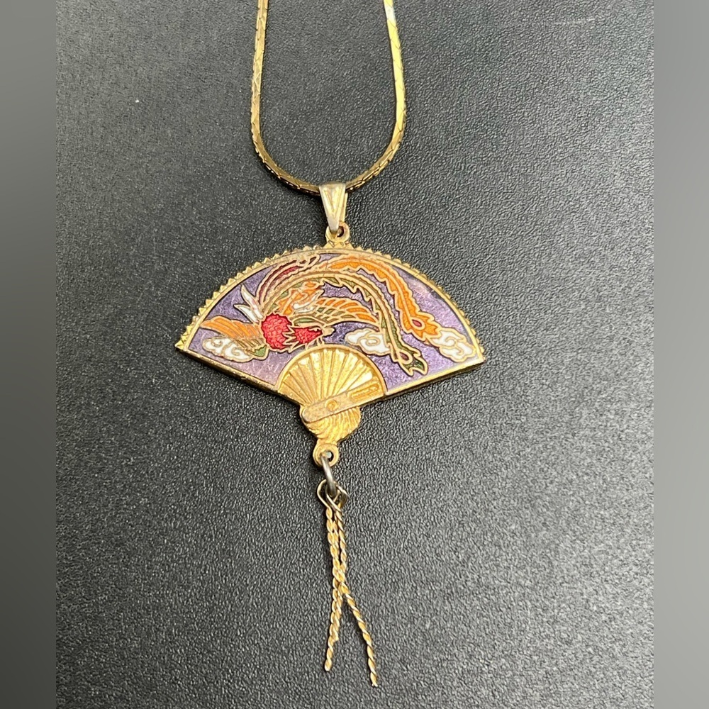 VINTAGE 1970s CLOISONNÉ COLORFUL PHOENIX  ENAMEL GOLD TONE FAN PENDANT